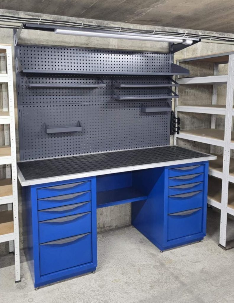 workbench-blue-rubber-top